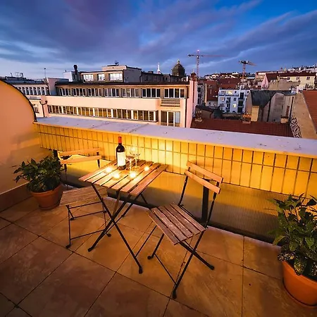 Romantic Oasis With A/c + Terrace *