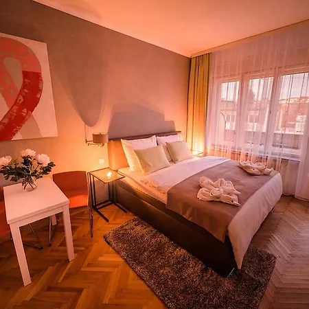 Apartman Romantic Oasis With A/c + Terrace *